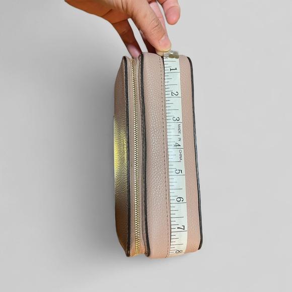 NWT! Rare Michael Kors Makeup Bag in Fawn - Picture 6 of 14